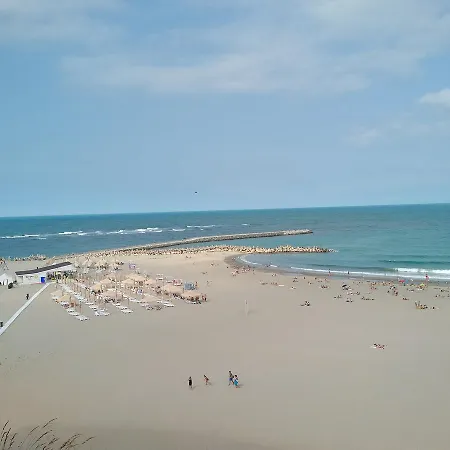 Faleza Nord Apartmán Constanţa